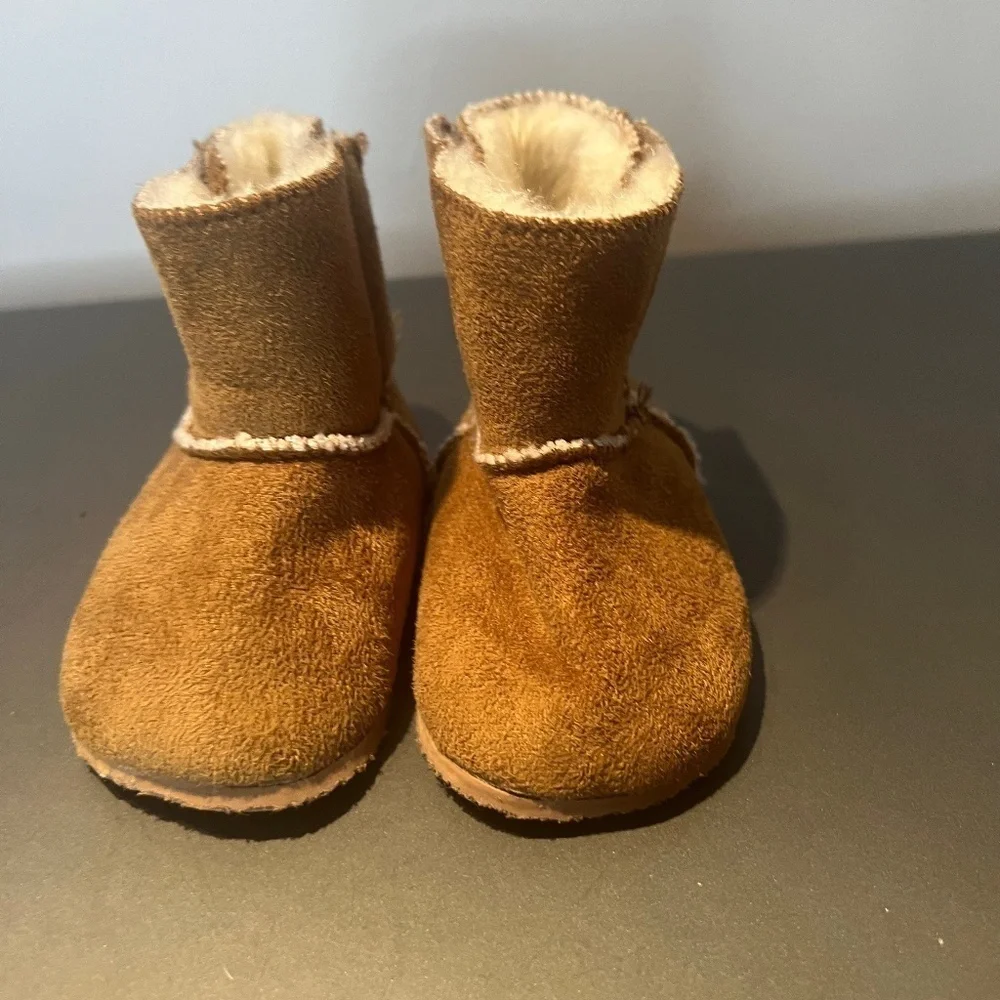 Wonder Kids Dark Tan Brown Faux Suede & Fur Ankle Moccasin Booties Sz 2